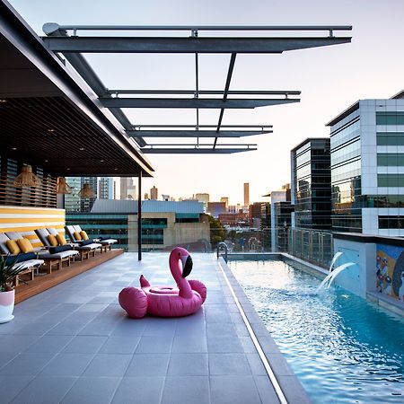 ホテル オヴォロ ザ バレー ブリスベン エクステリア 写真 Rooftop pool at the Hotel