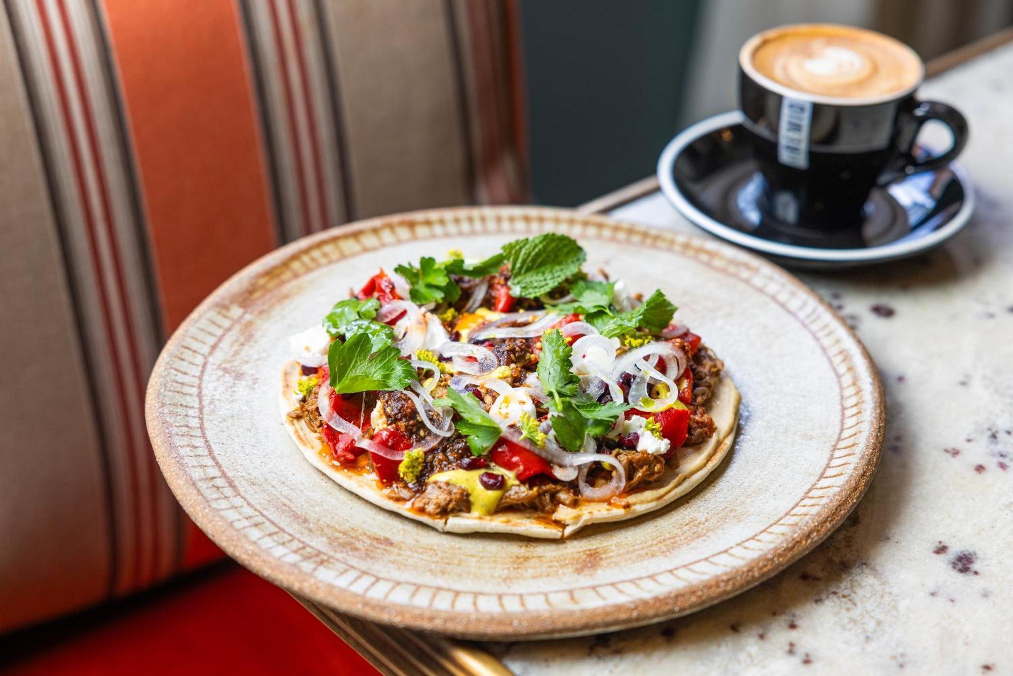 ホテル オヴォロ ザ バレー ブリスベン エクステリア 写真 A vegan pizza at the restaurant