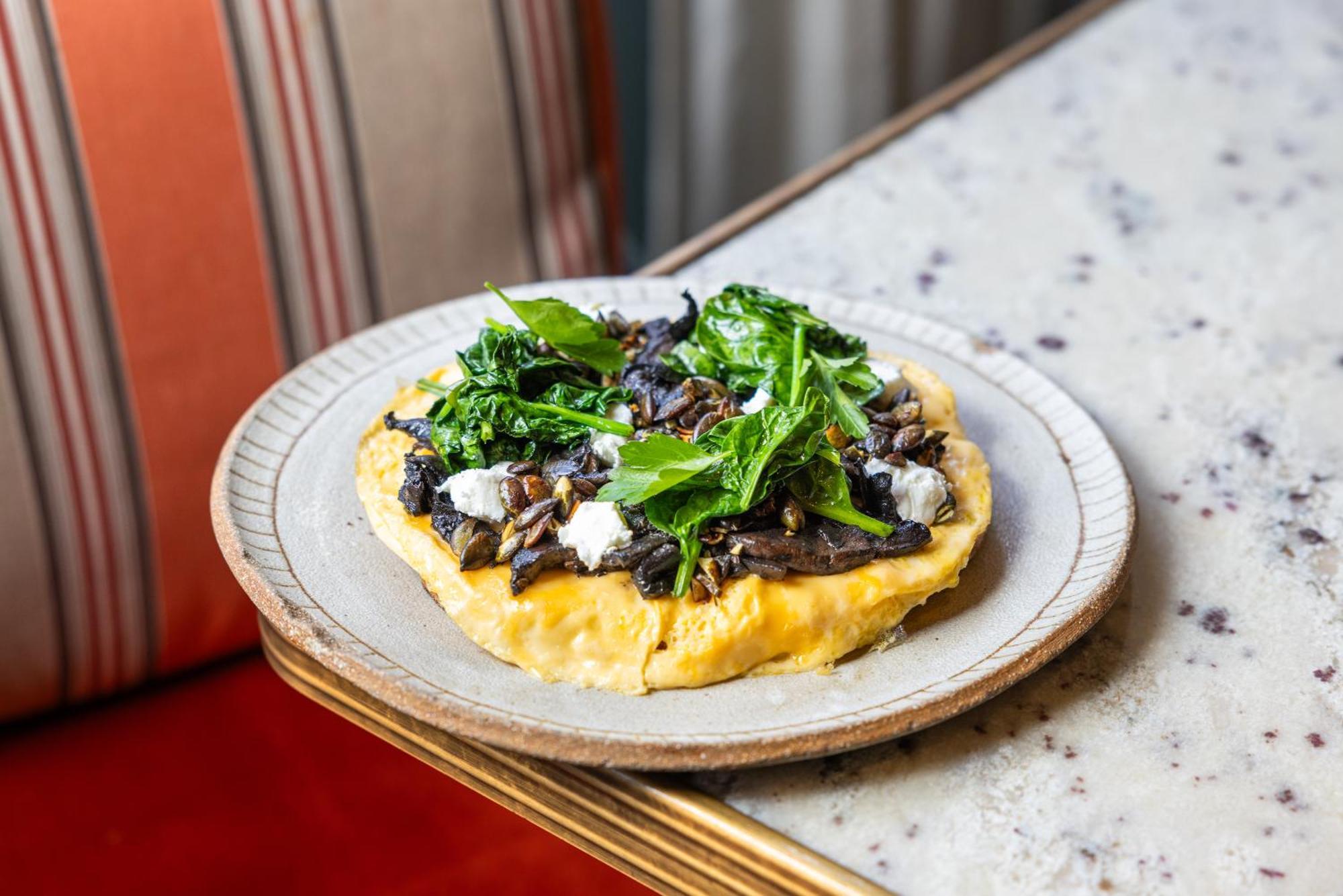 ホテル オヴォロ ザ バレー ブリスベン エクステリア 写真 A mushroom and kale omelette