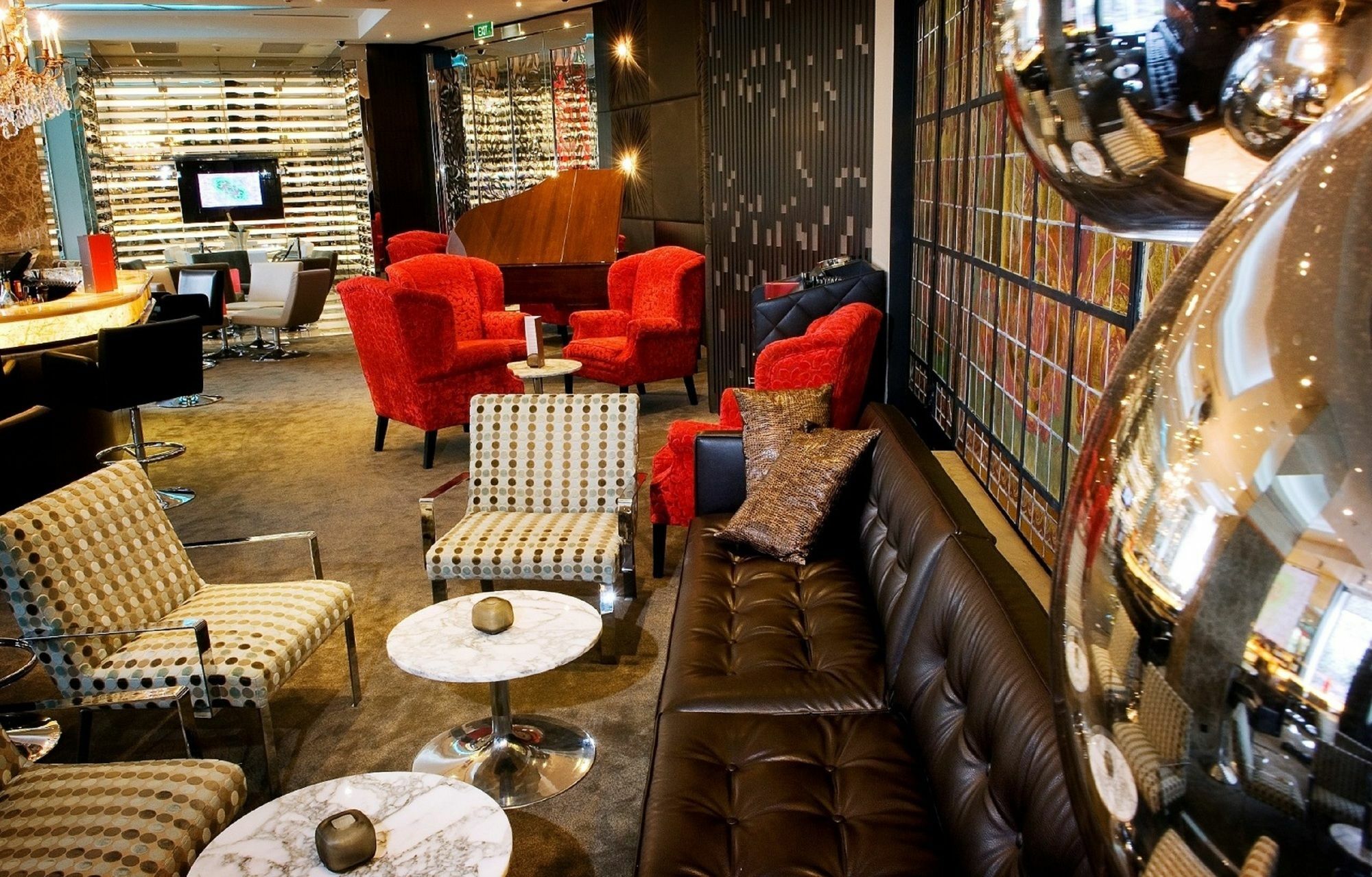 ホテル オヴォロ ザ バレー ブリスベン エクステリア 写真 The interior of the lounge